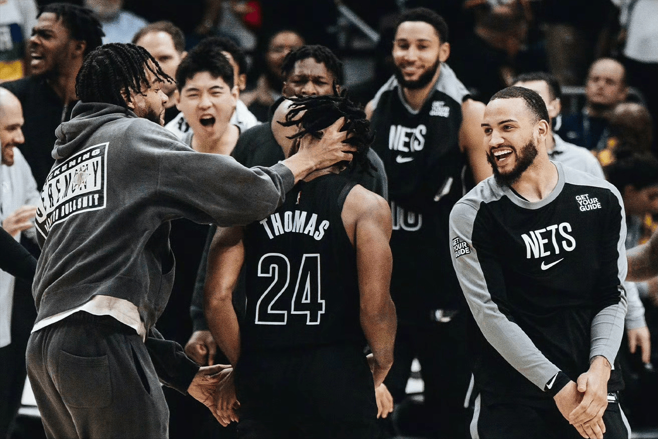 包含篮网逆转老鹰，小状元小托马斯奇迹般回收赛点的词条