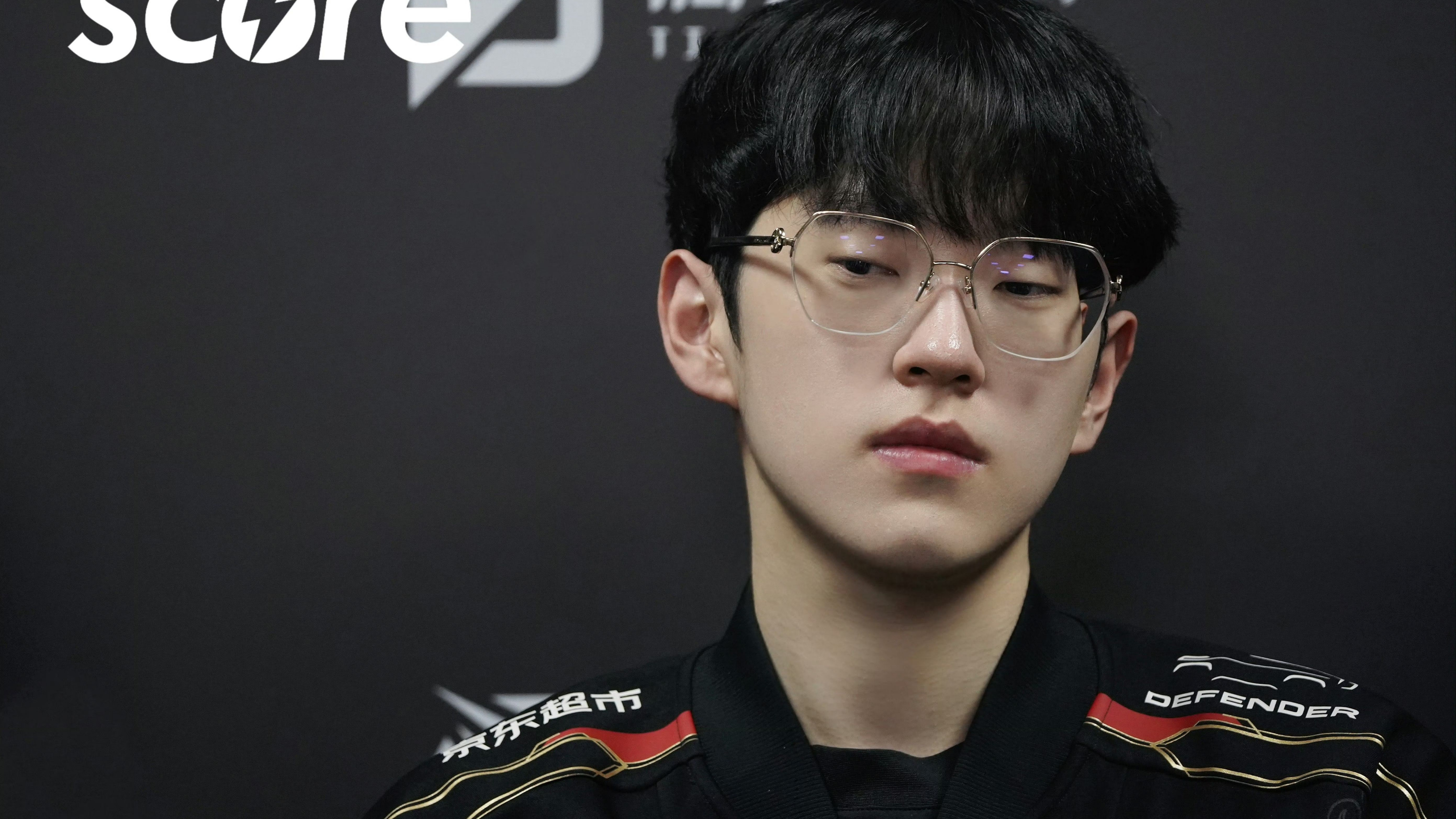 包含Scout巅峰对决，塔图姆与30激战法国队分钟，高光表现胜负难料！的词条